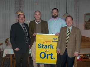 PM FDP Neujahrsempfang_OVWaldbrunn 20100110 v.l.n.r. Kreisrat Wolfgang Kuhl (Kreisvorsitzender), Dr. Holm Brumme (Vorsitzender Ortsverband Waldbrunn/Waldbüttelbrunn), Stefan Pöhler (Schriftführer Ortsverband Waldbrunn/Waldbüttelbrunn), Joachim Spatz (Mitglied des Bundestages)